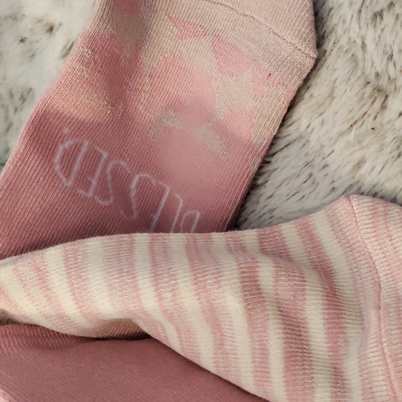 New In Pkg. Rae Dunn Sock Bundle - Picture 9 of 11